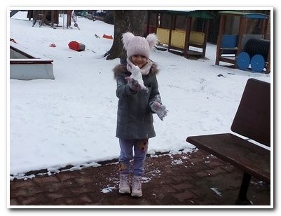 Krasnoludki - zabawy badawcze ze śniegiem